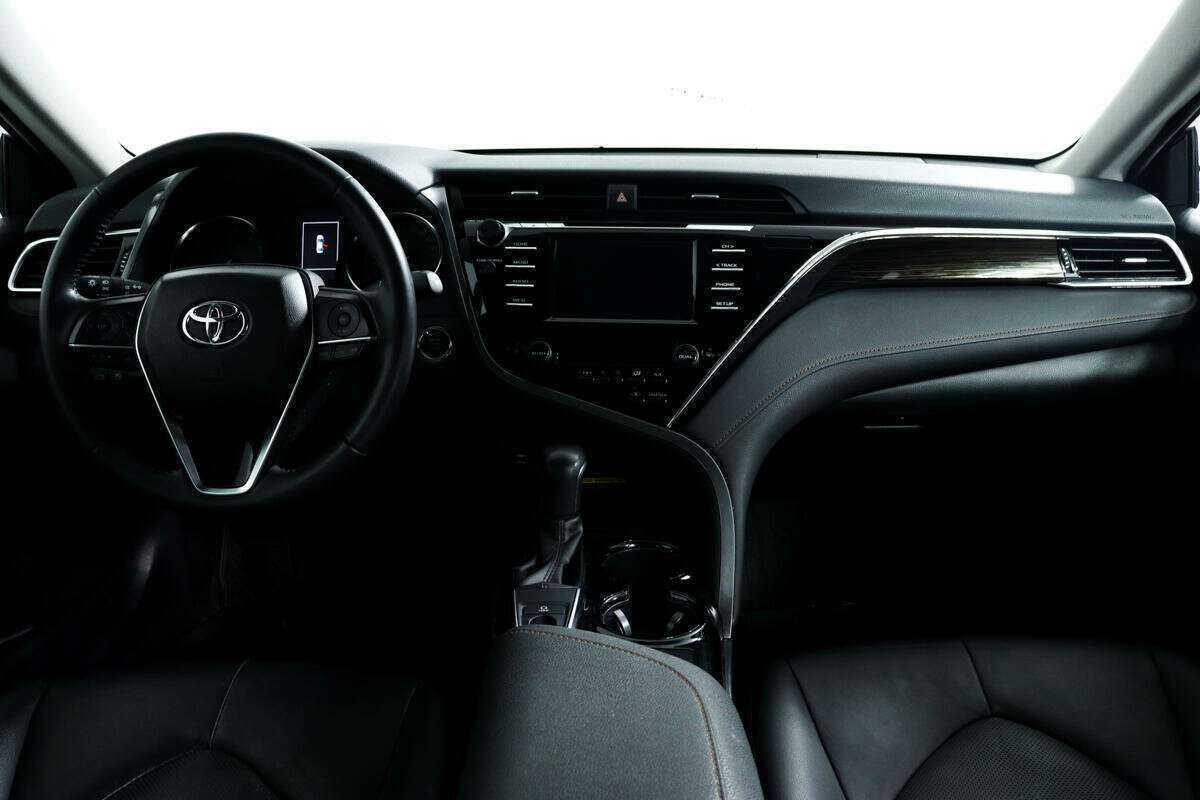 Toyota Camry, 2018 Фото №11