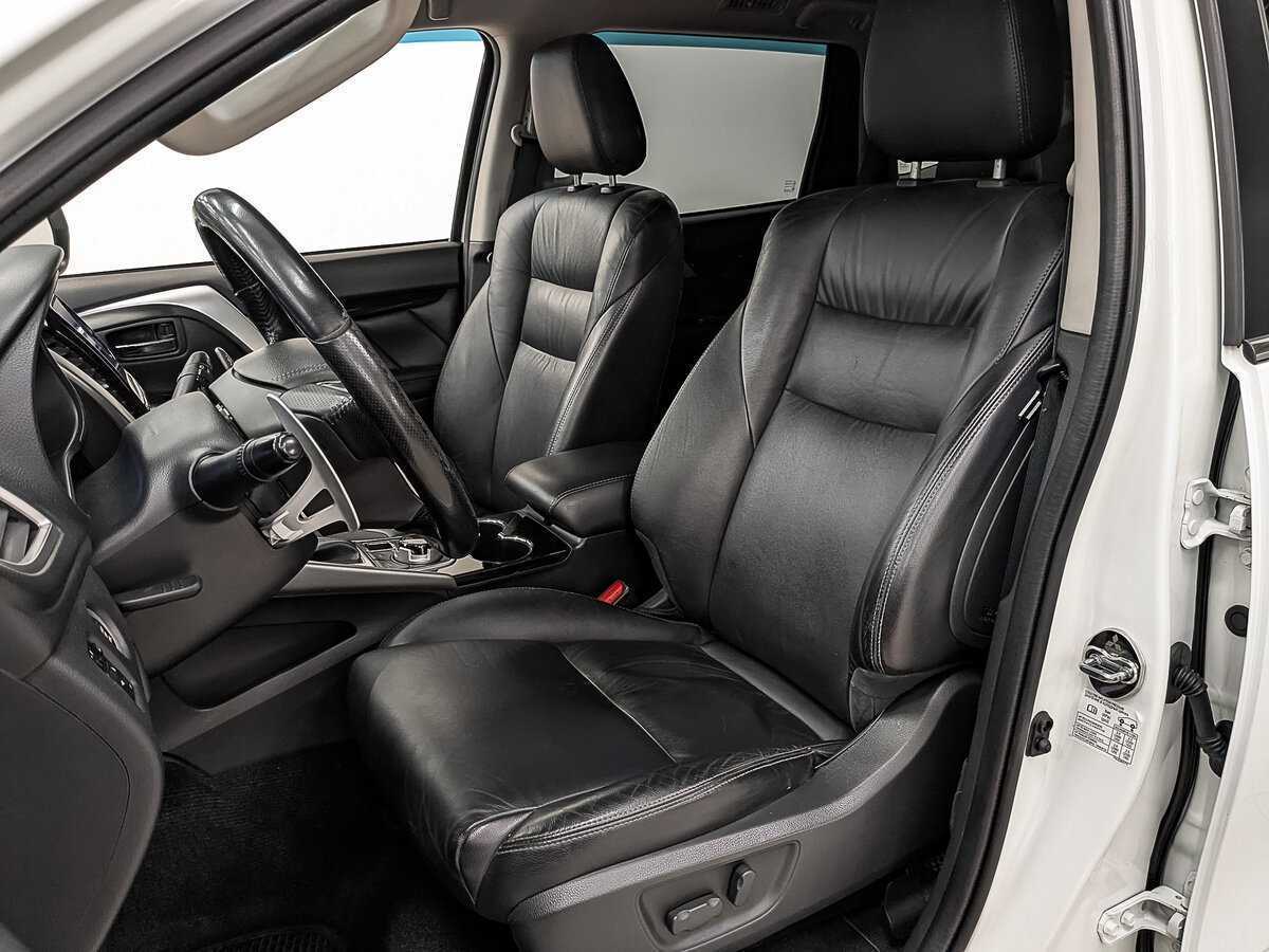 Mitsubishi Pajero Sport, 2017 Фото №18