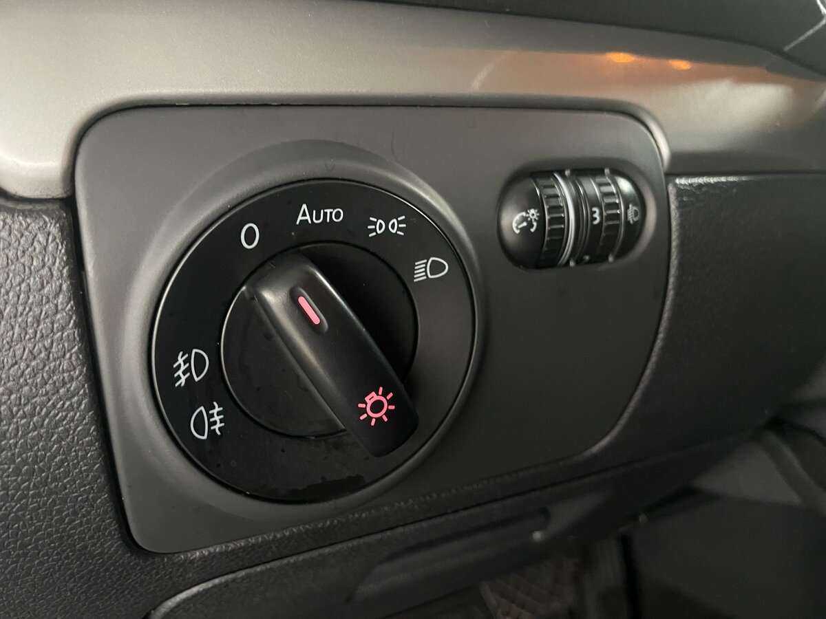 Volkswagen Golf, 2012 Фото №15