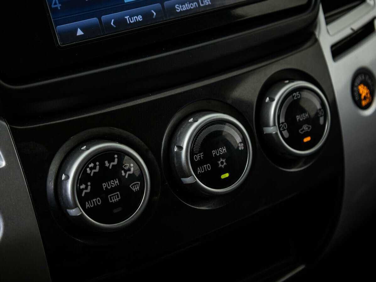 Mitsubishi Pajero Sport, 2015 Фото №17