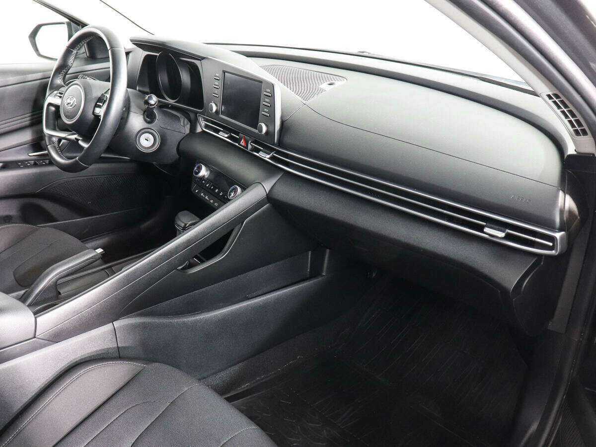 Hyundai Elantra, 2022 Фото №11