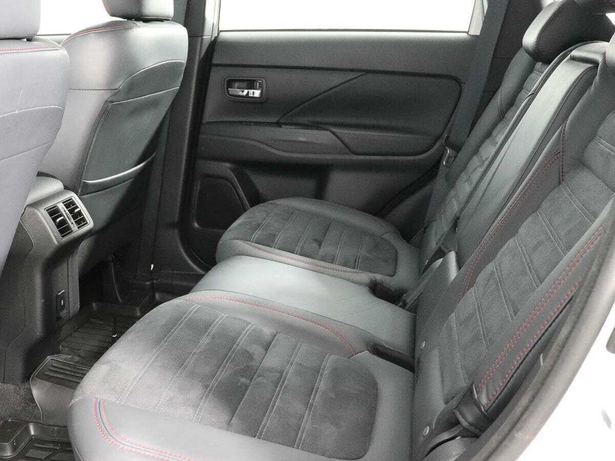 Mitsubishi Outlander, 2021 Фото №13
