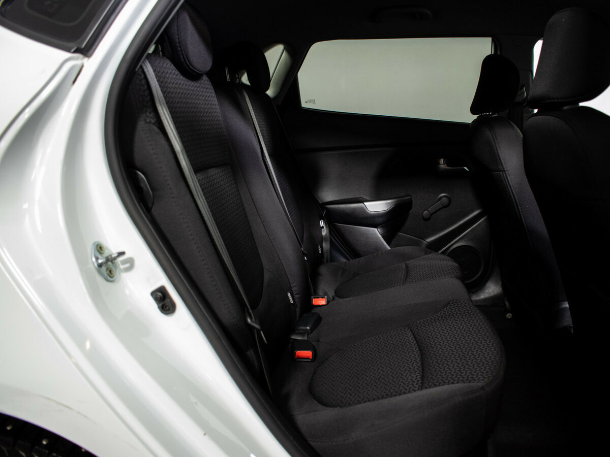 Kia Rio III Рестайлинг, 2015 Фото №9