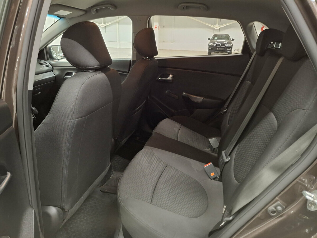 Kia Rio III Рестайлинг, 2017 Фото №12