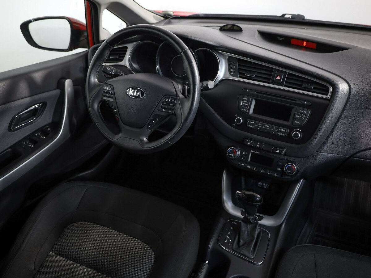 Kia Ceed II Рестайлинг, 2016 Фото №7