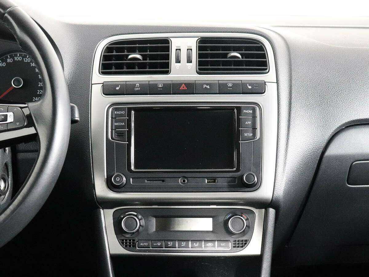 Volkswagen Polo, 2018 Фото №12