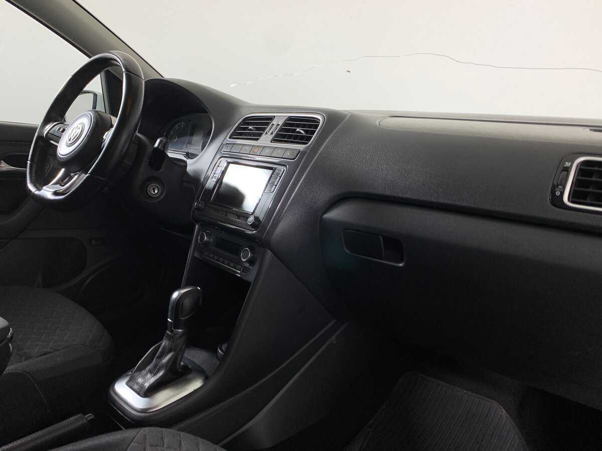 Volkswagen Polo, 2018 Фото №14