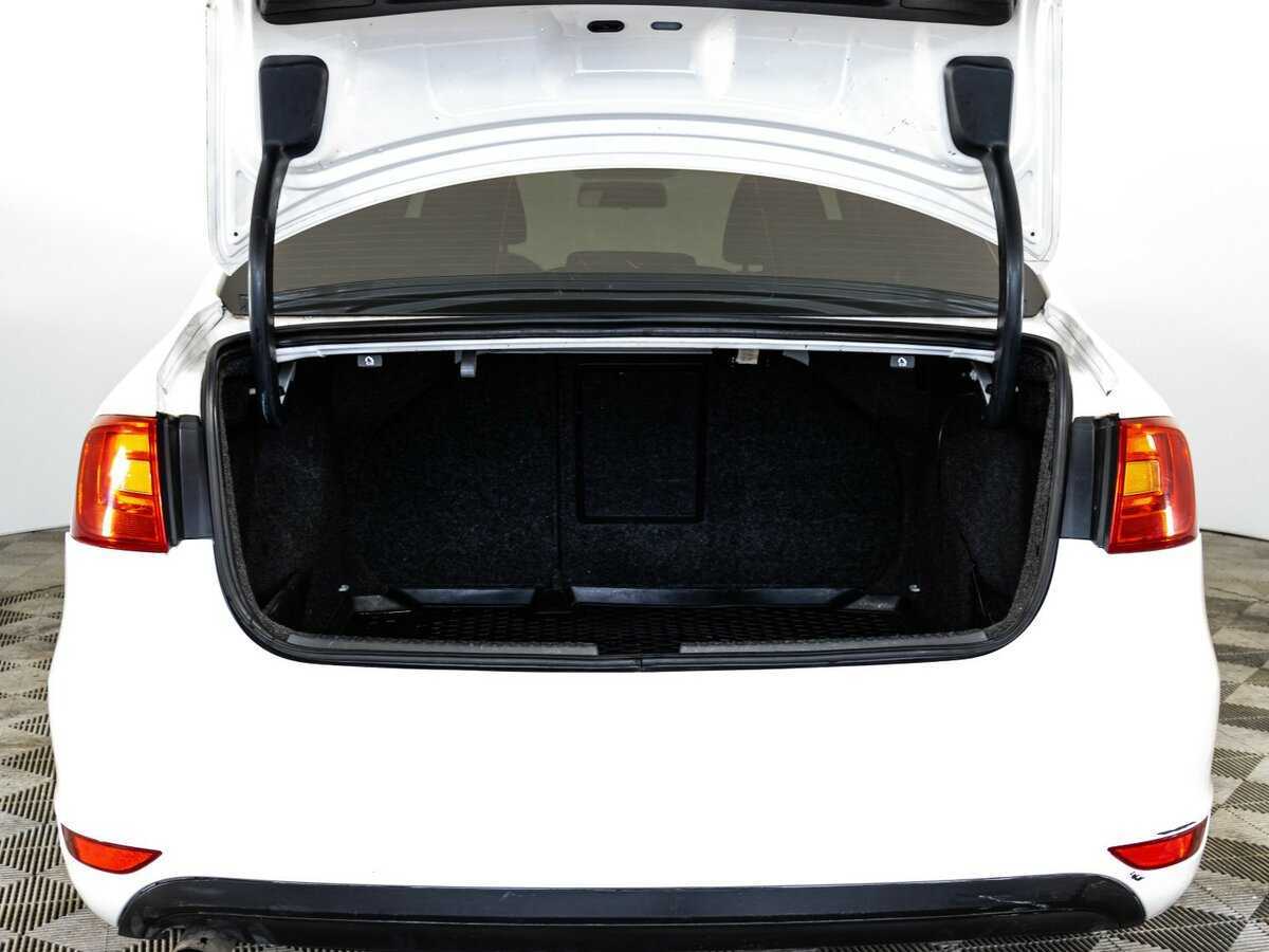 Volkswagen Jetta, 2012 Фото №15