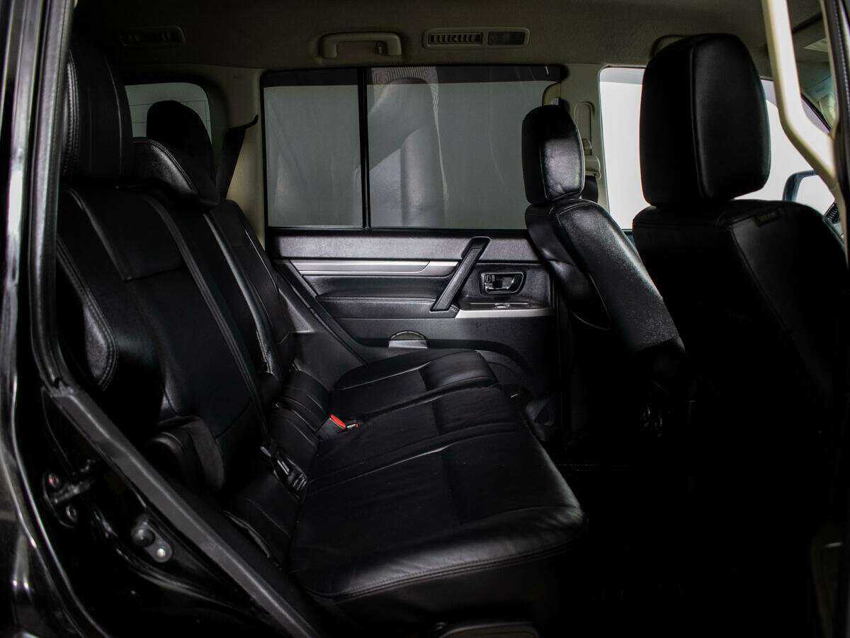 Mitsubishi Pajero, 2015 Фото №7