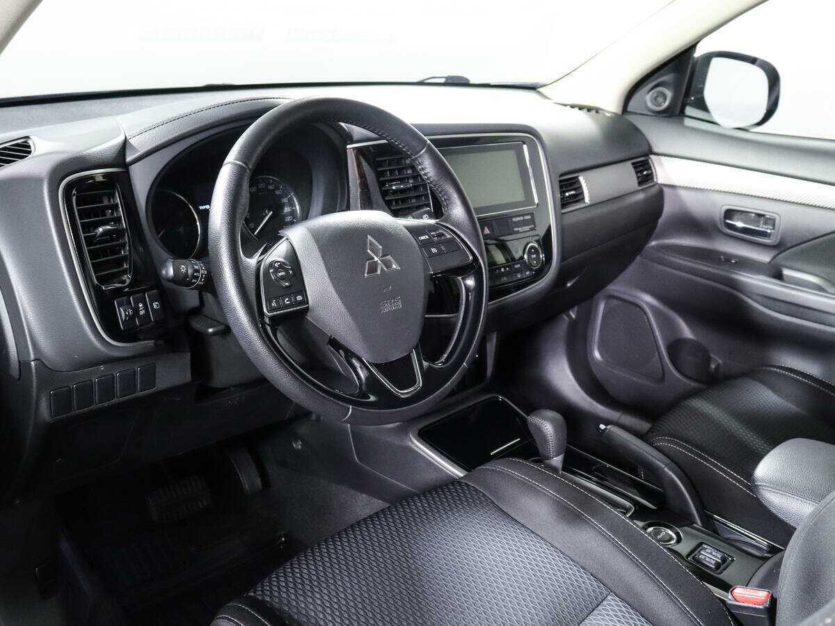 Mitsubishi Outlander, 2018 Фото №12