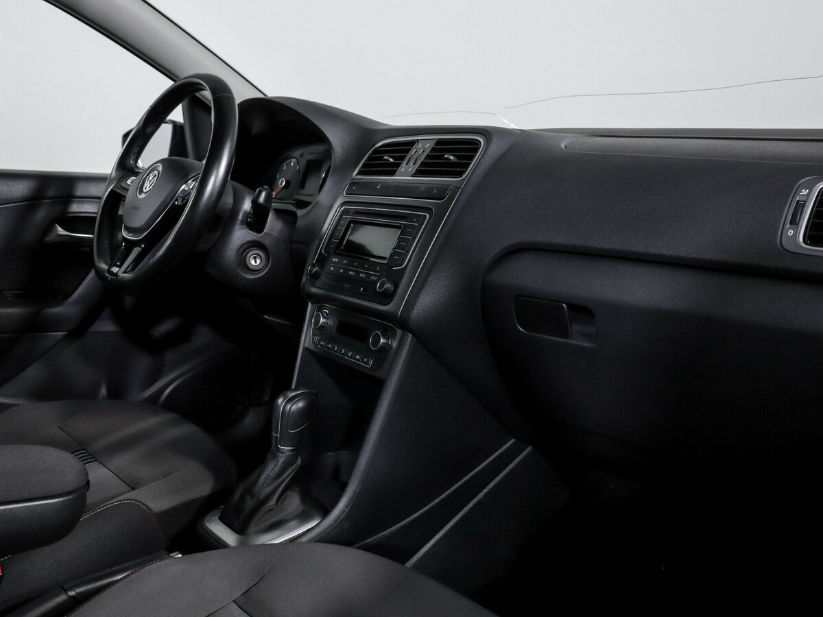 Volkswagen Polo V Рестайлинг, 2016 Фото №7