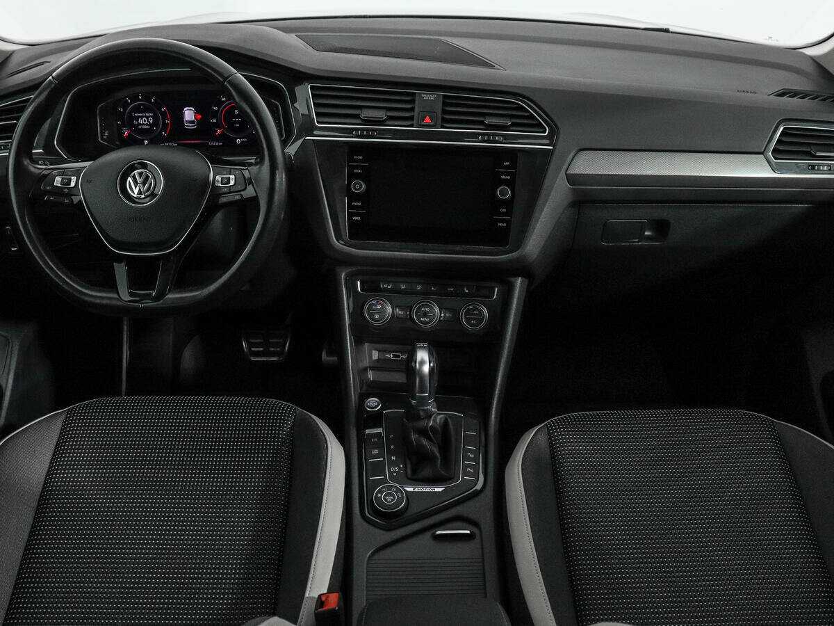 Volkswagen Tiguan, 2019 Фото №15