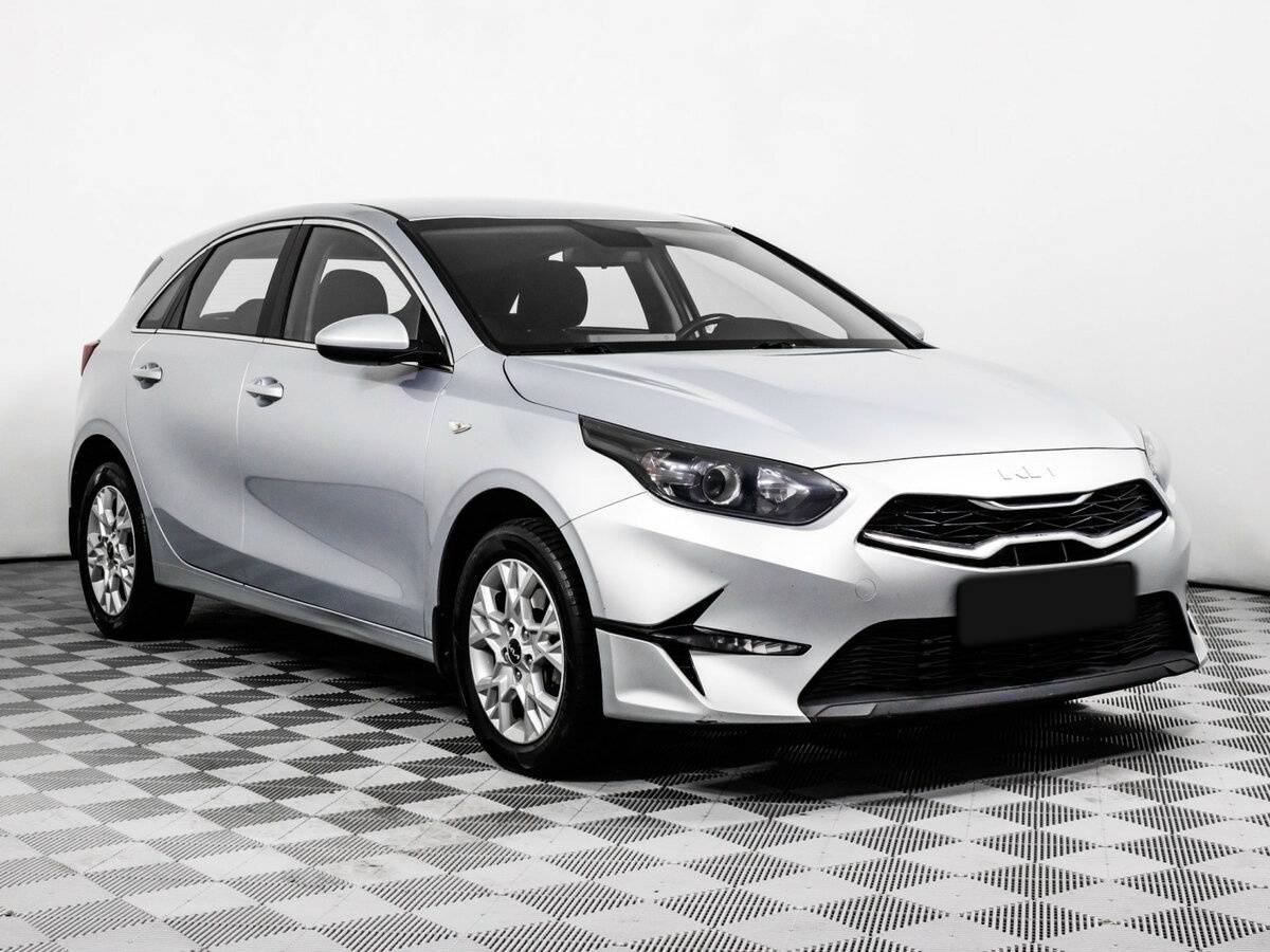 Kia Ceed III Рестайлинг, 2022 Фото №3