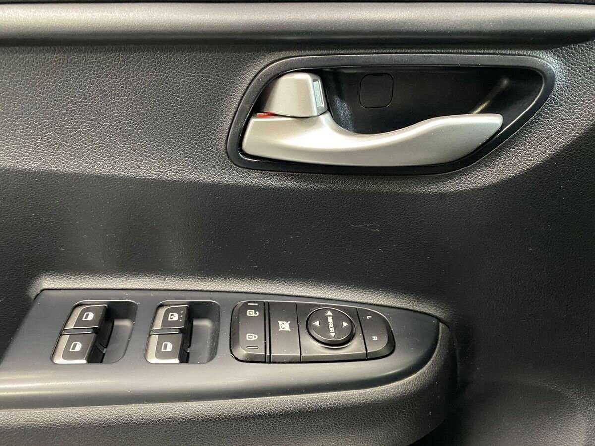 Kia Rio X-Line, 2019 Фото №18
