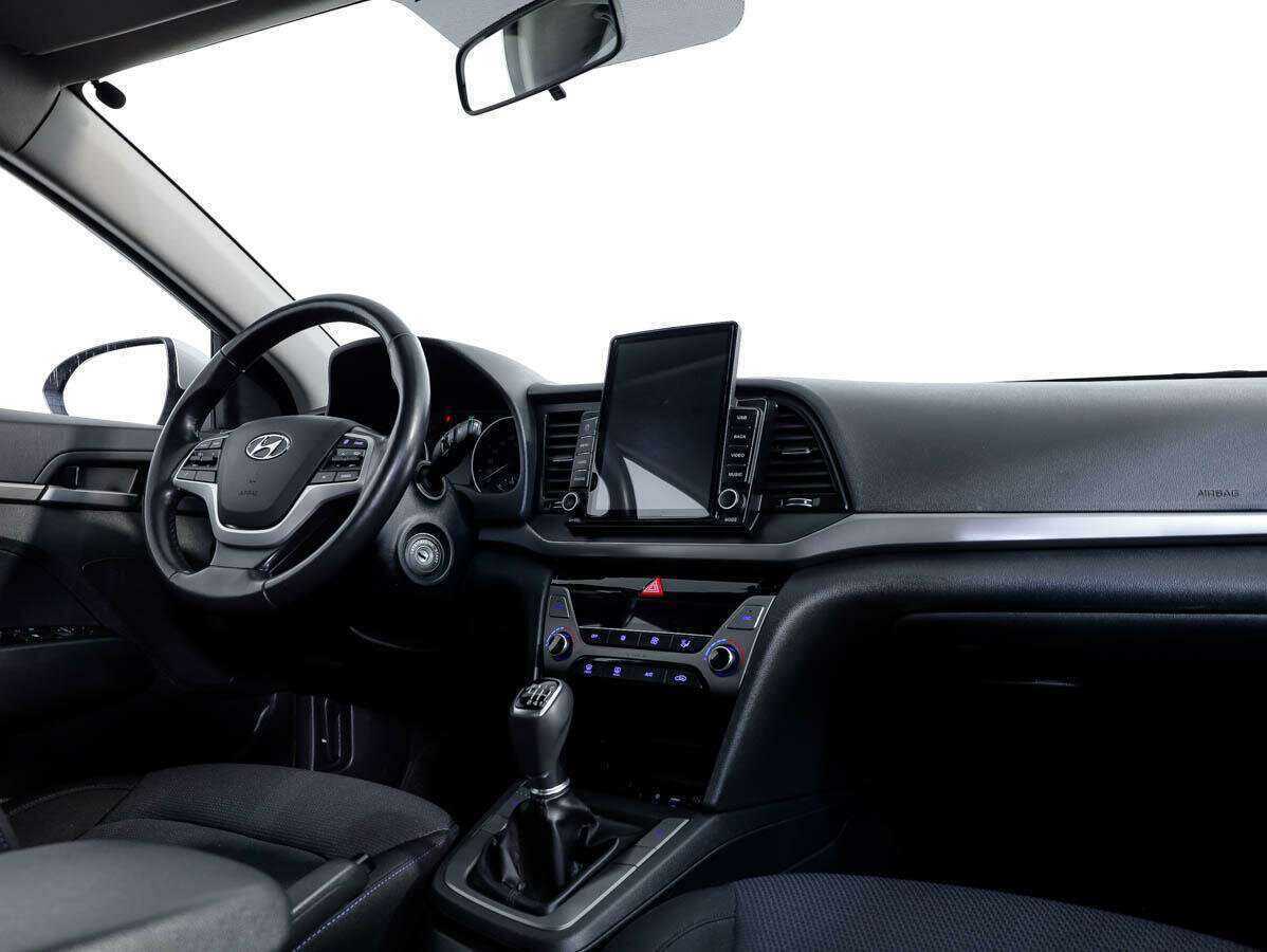 Hyundai Elantra, 2018 Фото №8