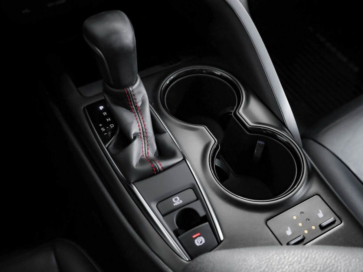 Toyota Camry VIII (XV70) Рестайлинг, 2021 Фото №17