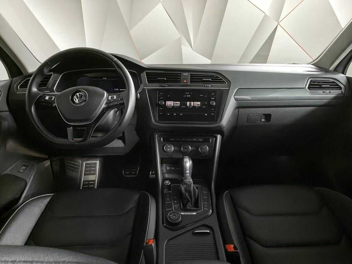 Volkswagen Tiguan, 2018 Фото №8