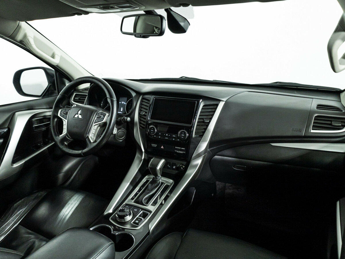 Mitsubishi Pajero Sport III, 2017 Фото №7