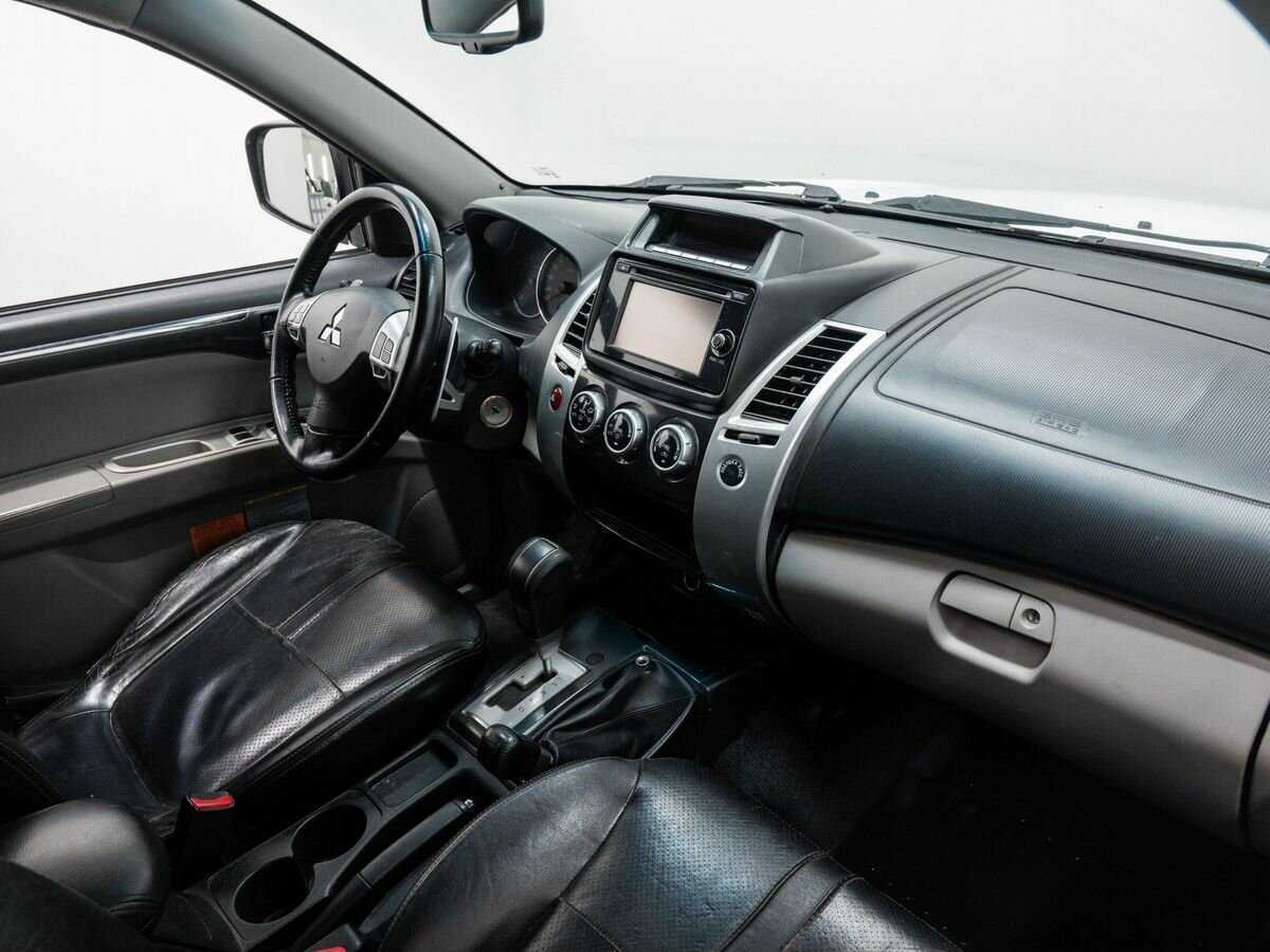 Mitsubishi Pajero Sport, 2014 Фото №7