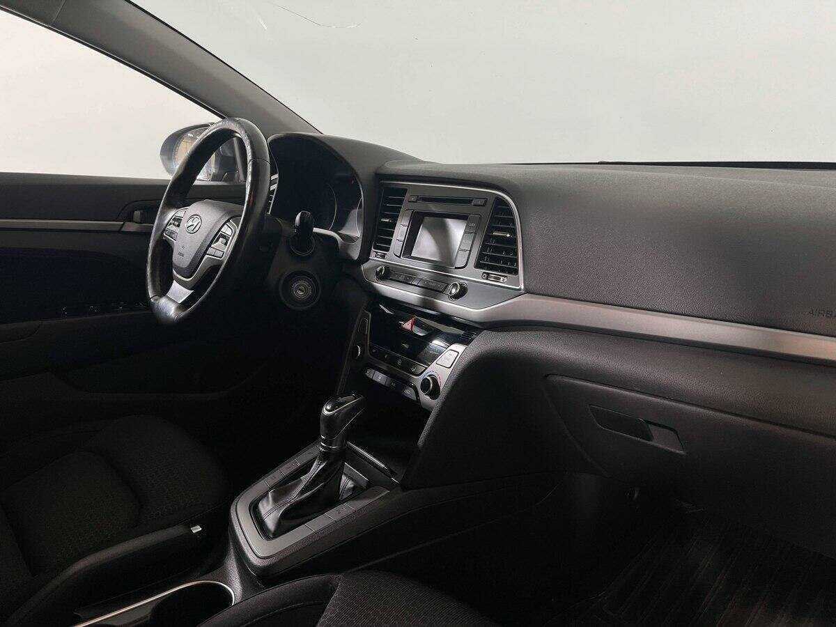 Hyundai Elantra, 2018 Фото №9