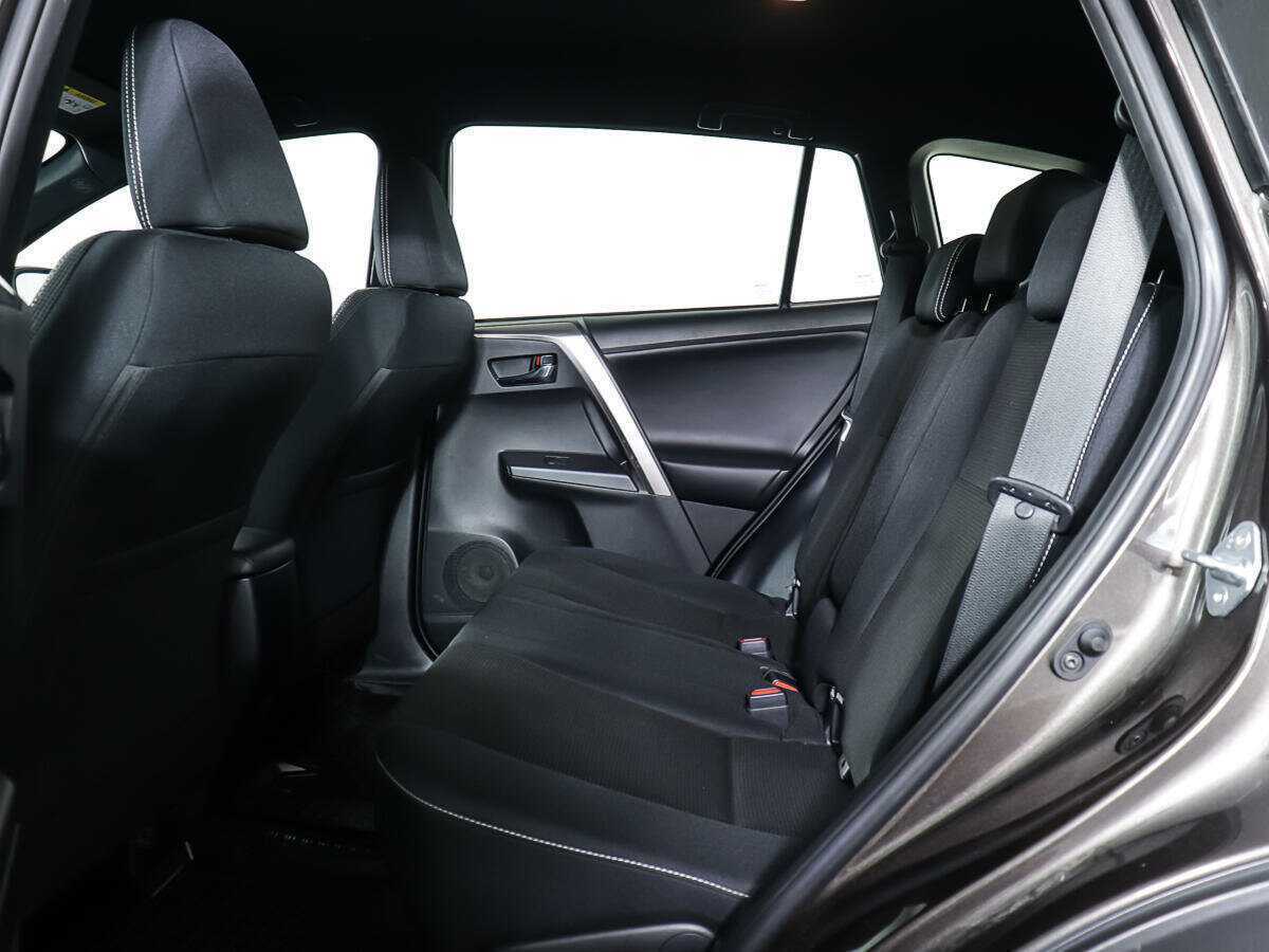 Toyota RAV4, 2018 Фото №9