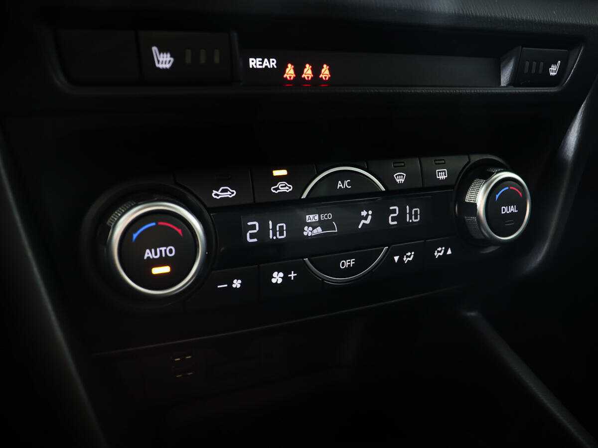 Mazda 3, 2017 Фото №17