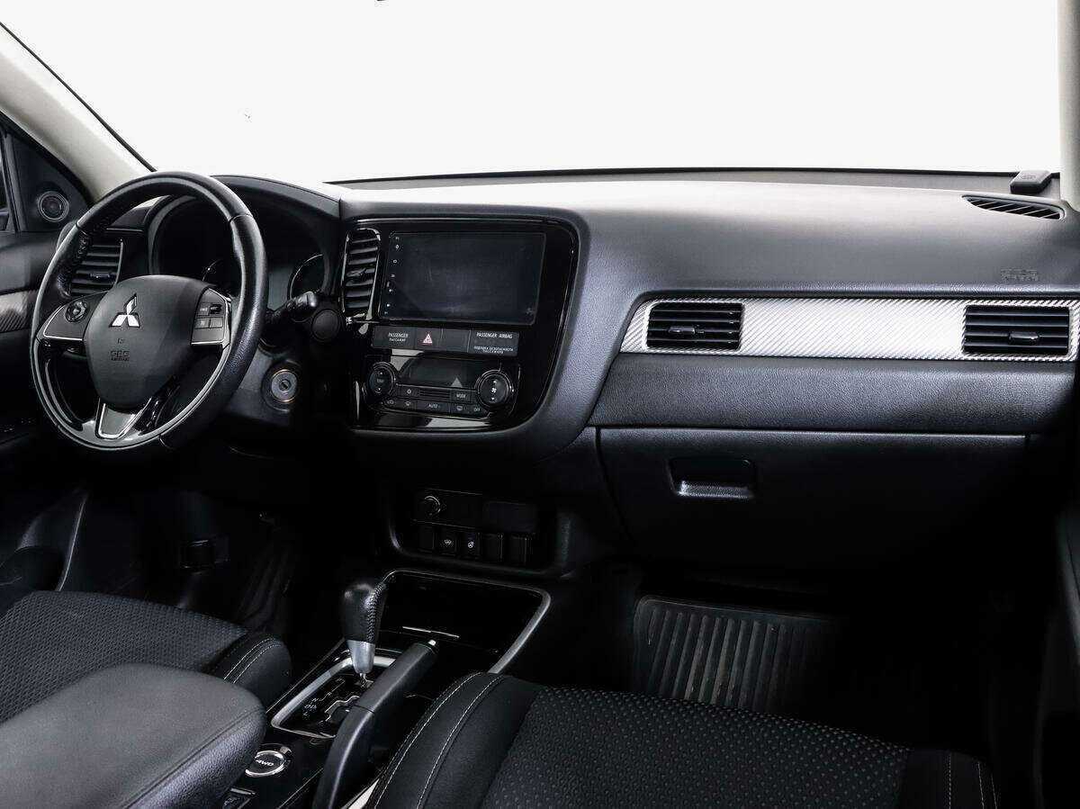 Mitsubishi Outlander, 2018 Фото №7