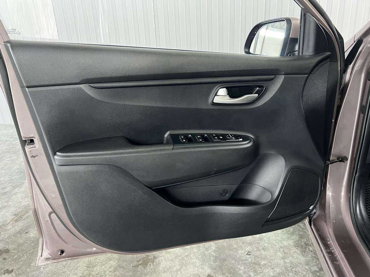 Kia Rio, 2018 Фото №9