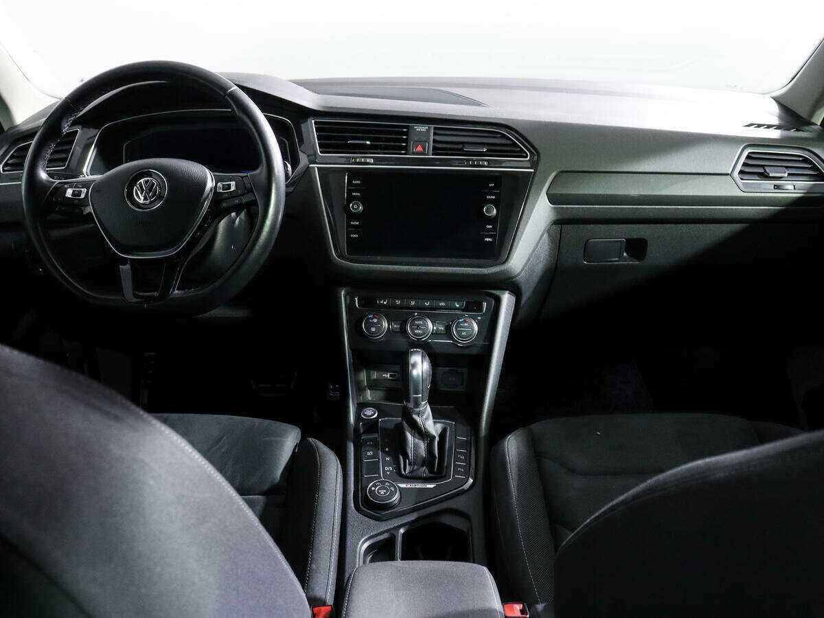 Volkswagen Tiguan, 2018 Фото №12
