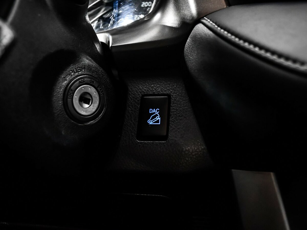 Toyota RAV4 IV (XA40) Рестайлинг, 2016 Фото №14