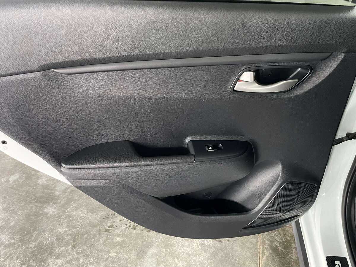 Kia Rio X-Line, 2018 Фото №21