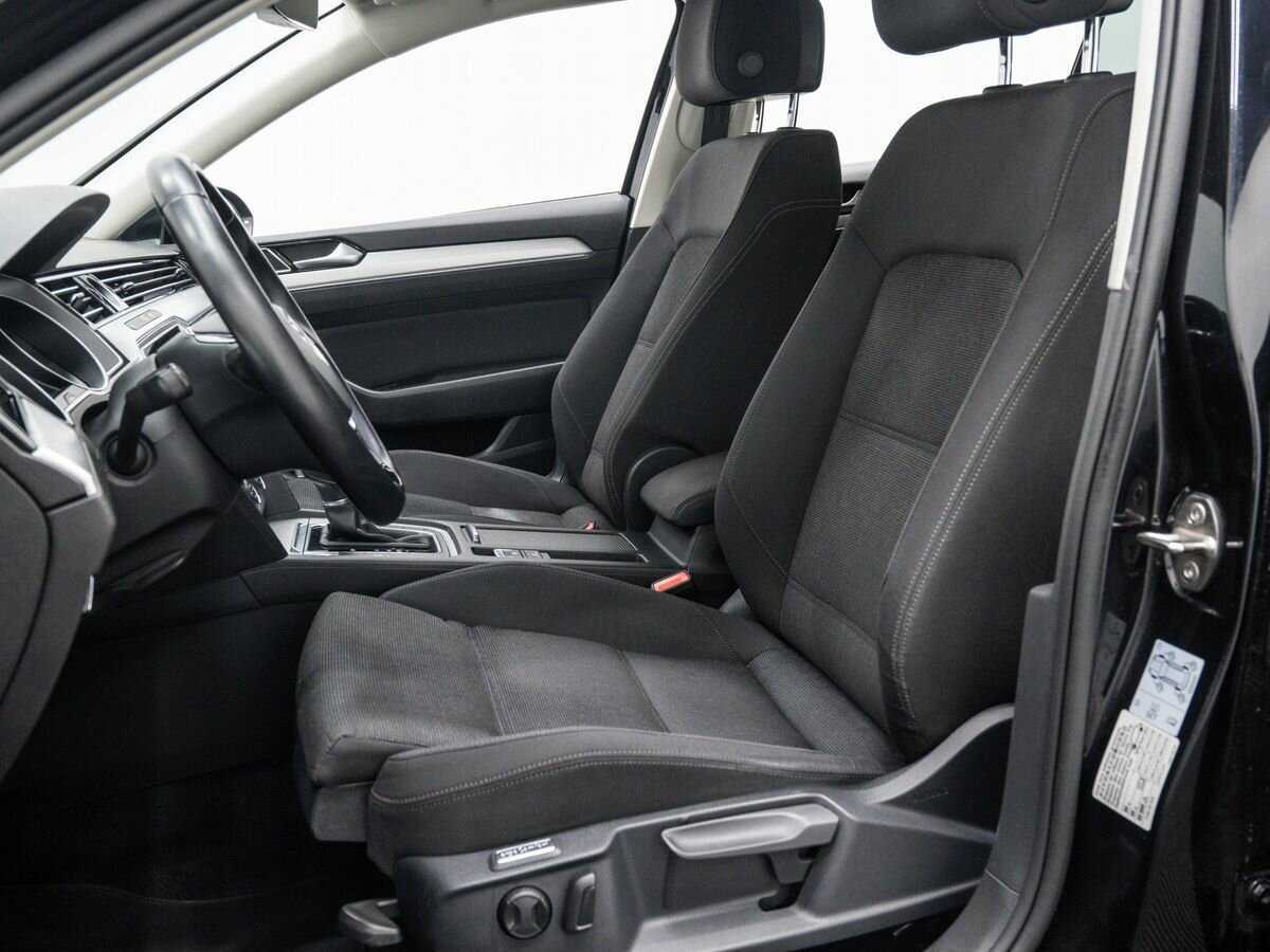 Volkswagen Passat, 2018 Фото №14