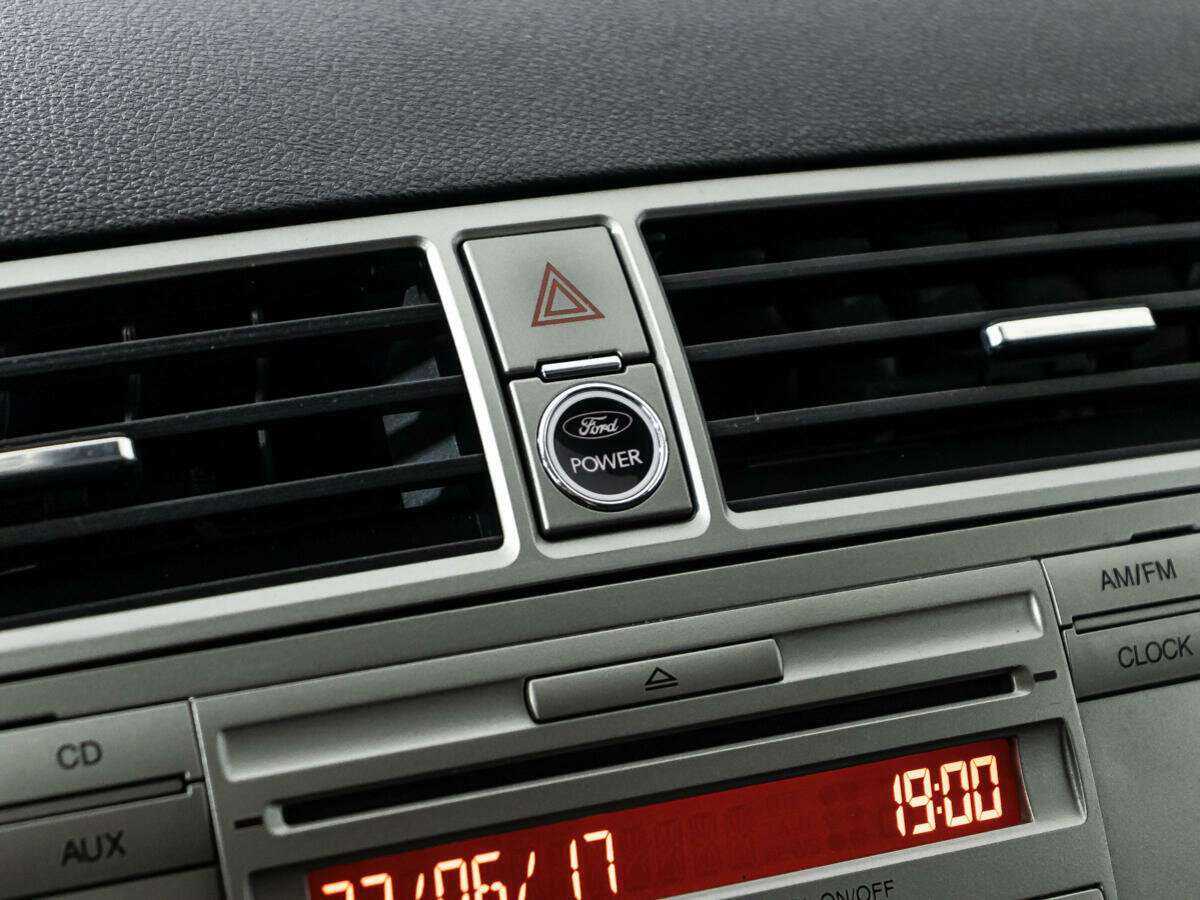 Ford Kuga, 2012 Фото №16