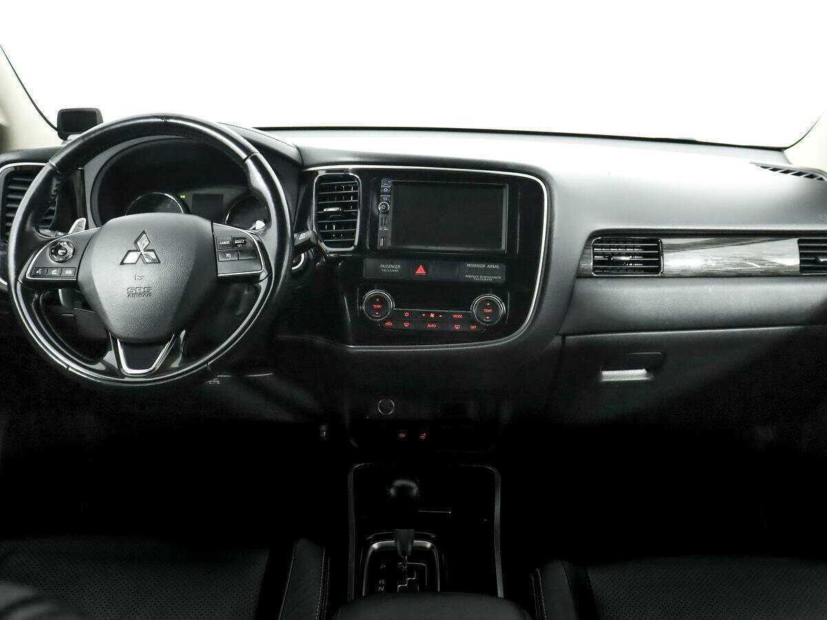 Mitsubishi Outlander, 2017 Фото №11