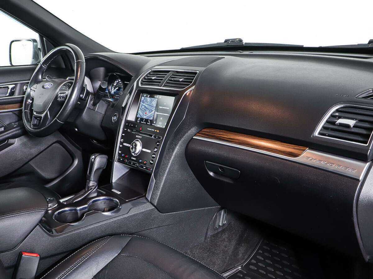 Ford Explorer, 2017 Фото №9