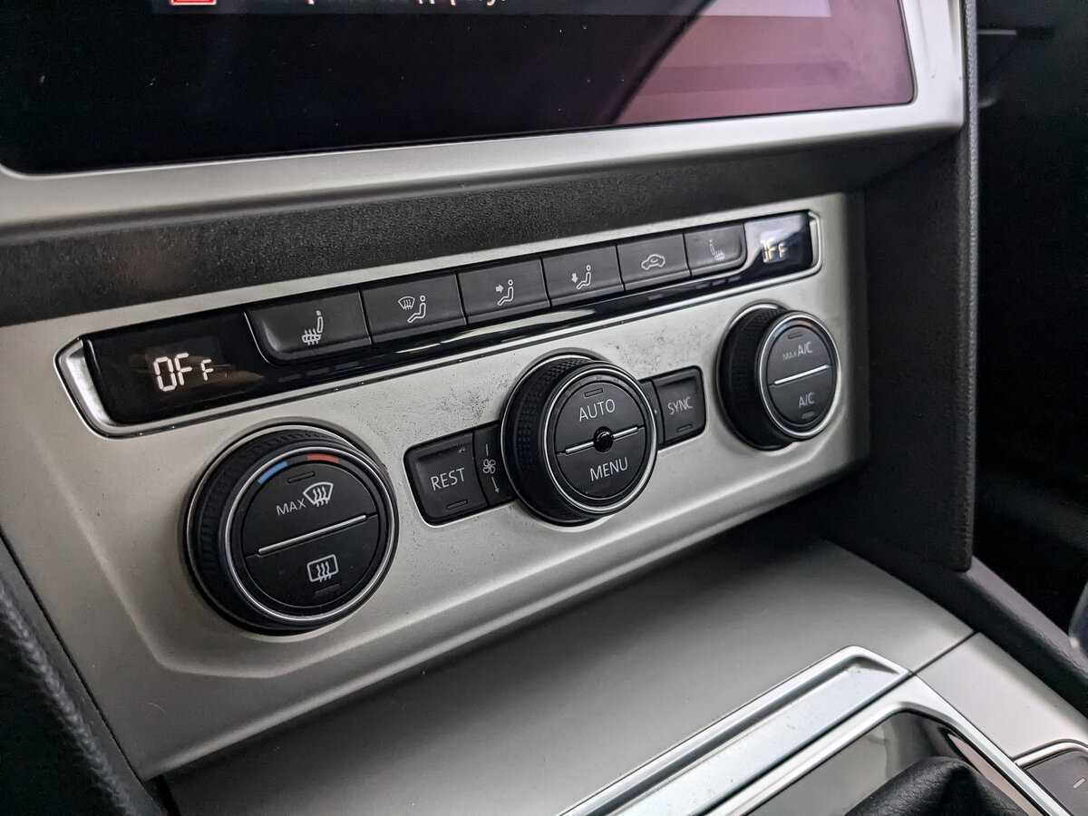 Volkswagen Passat, 2019 Фото №18