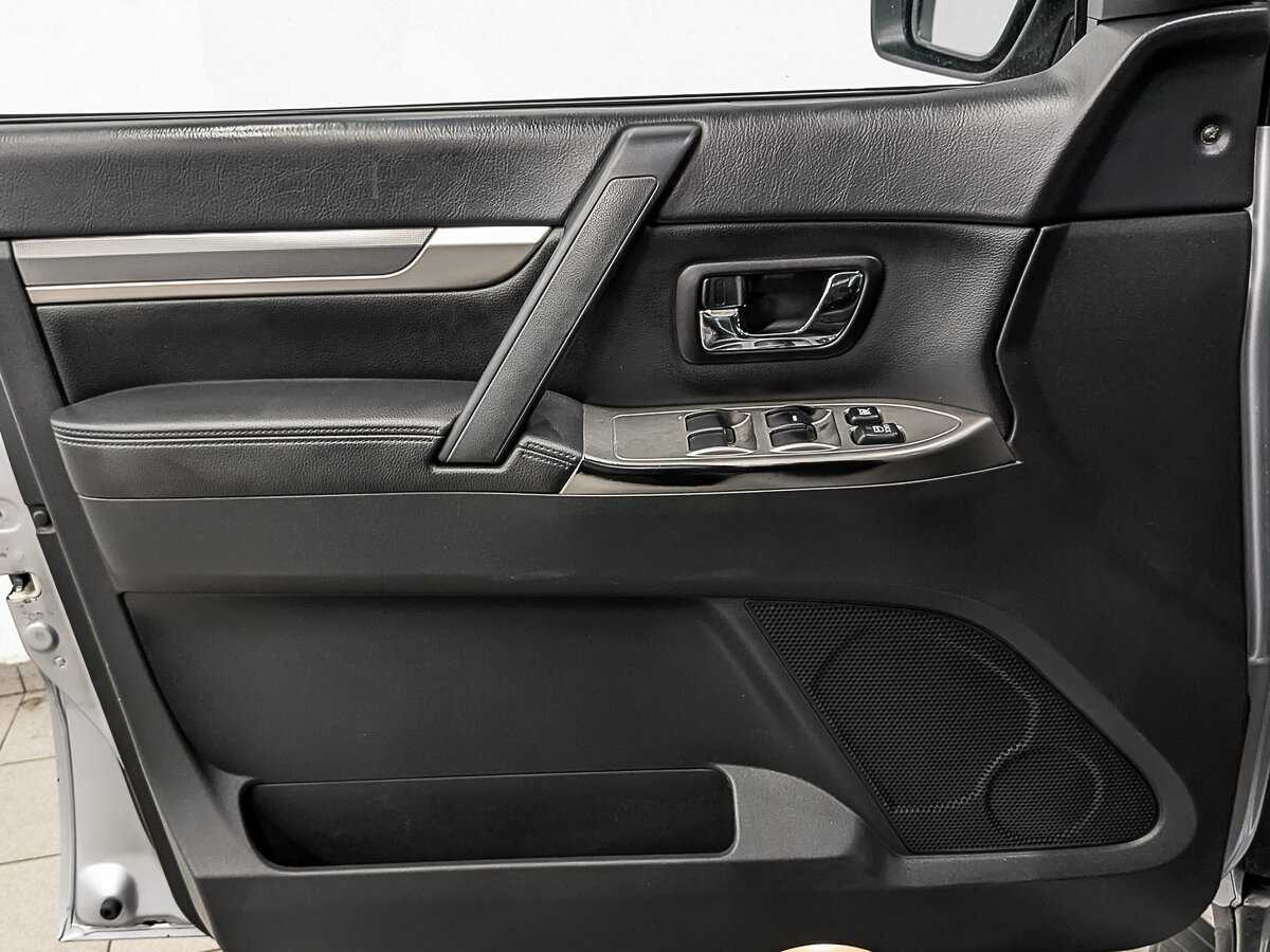 Mitsubishi Pajero, 2014 Фото №19