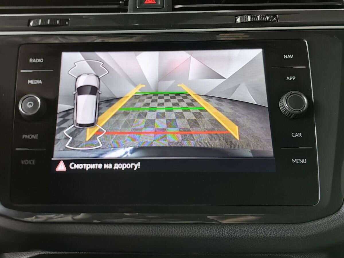 Volkswagen Tiguan, 2021 Фото №15