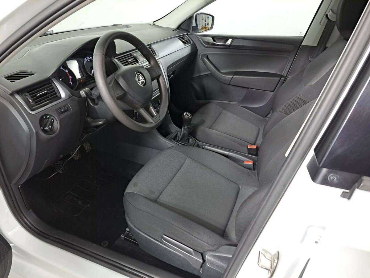 Skoda Rapid, 2017 Фото №16