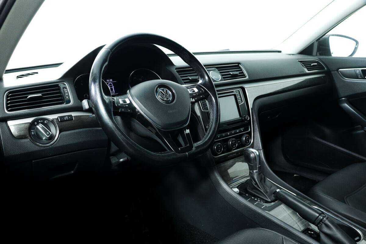 Volkswagen Passat, 2017 Фото №13