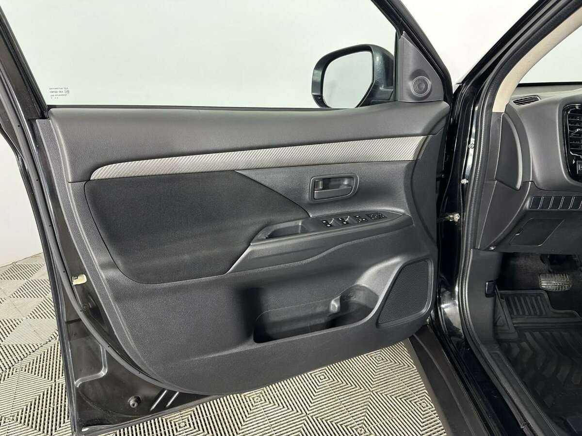 Mitsubishi Outlander, 2017 Фото №8