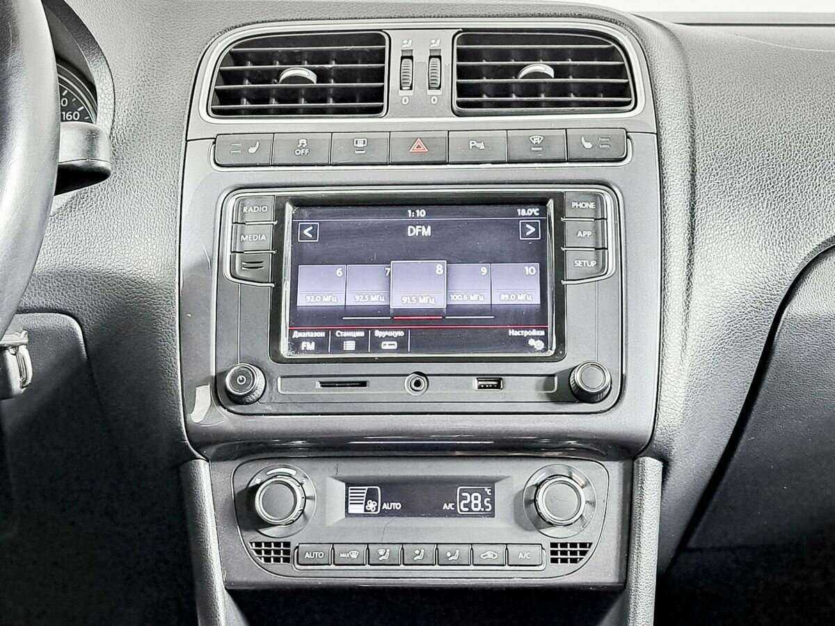 Volkswagen Polo, 2018 Фото №10