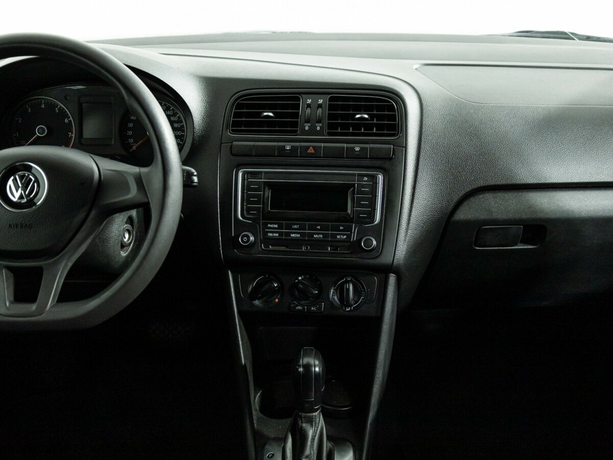 Volkswagen Polo V Рестайлинг, 2019 Фото №14