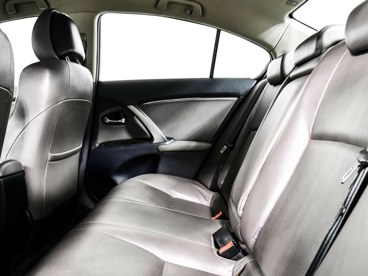 Toyota Avensis III Рестайлинг, 2012 Фото №10