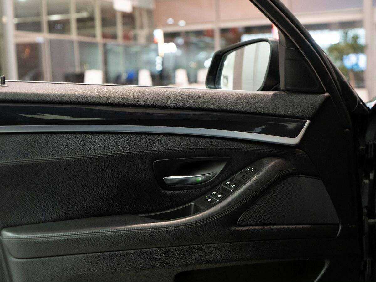 BMW 5 серии 525d xDrive, 2012 Фото №17