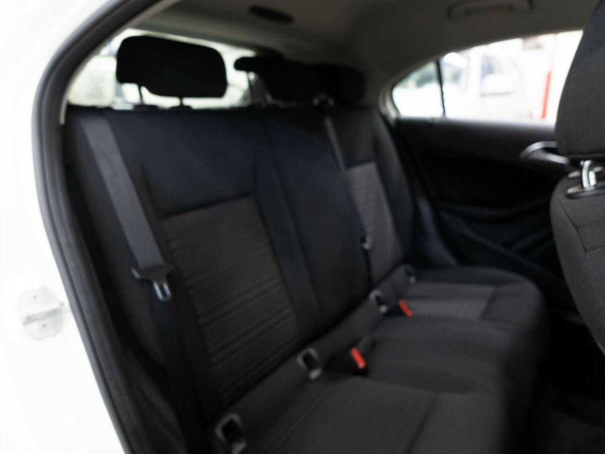 Mercedes-Benz A-Класс 180, 2016 - 130 000 км. | Фото №8