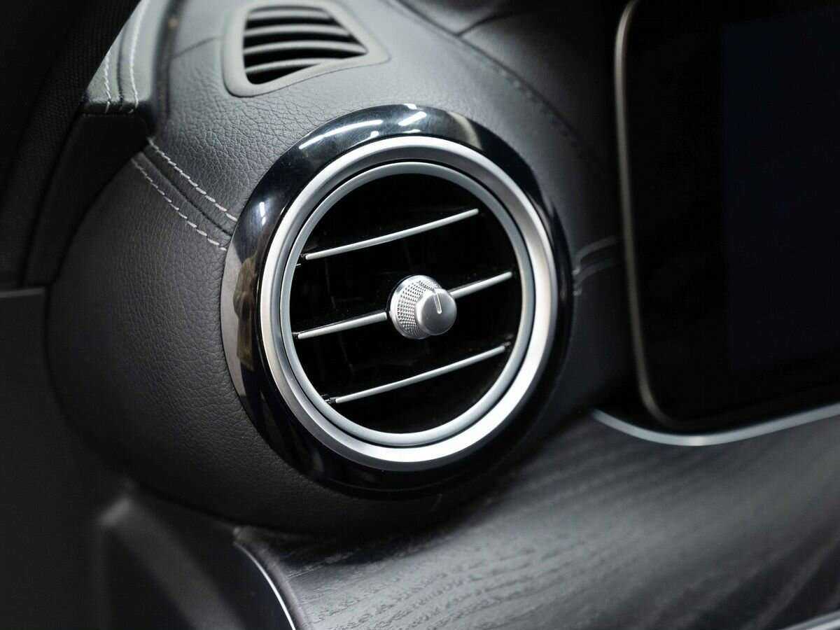 Mercedes-Benz E-Класс 200, 2018 Фото №27