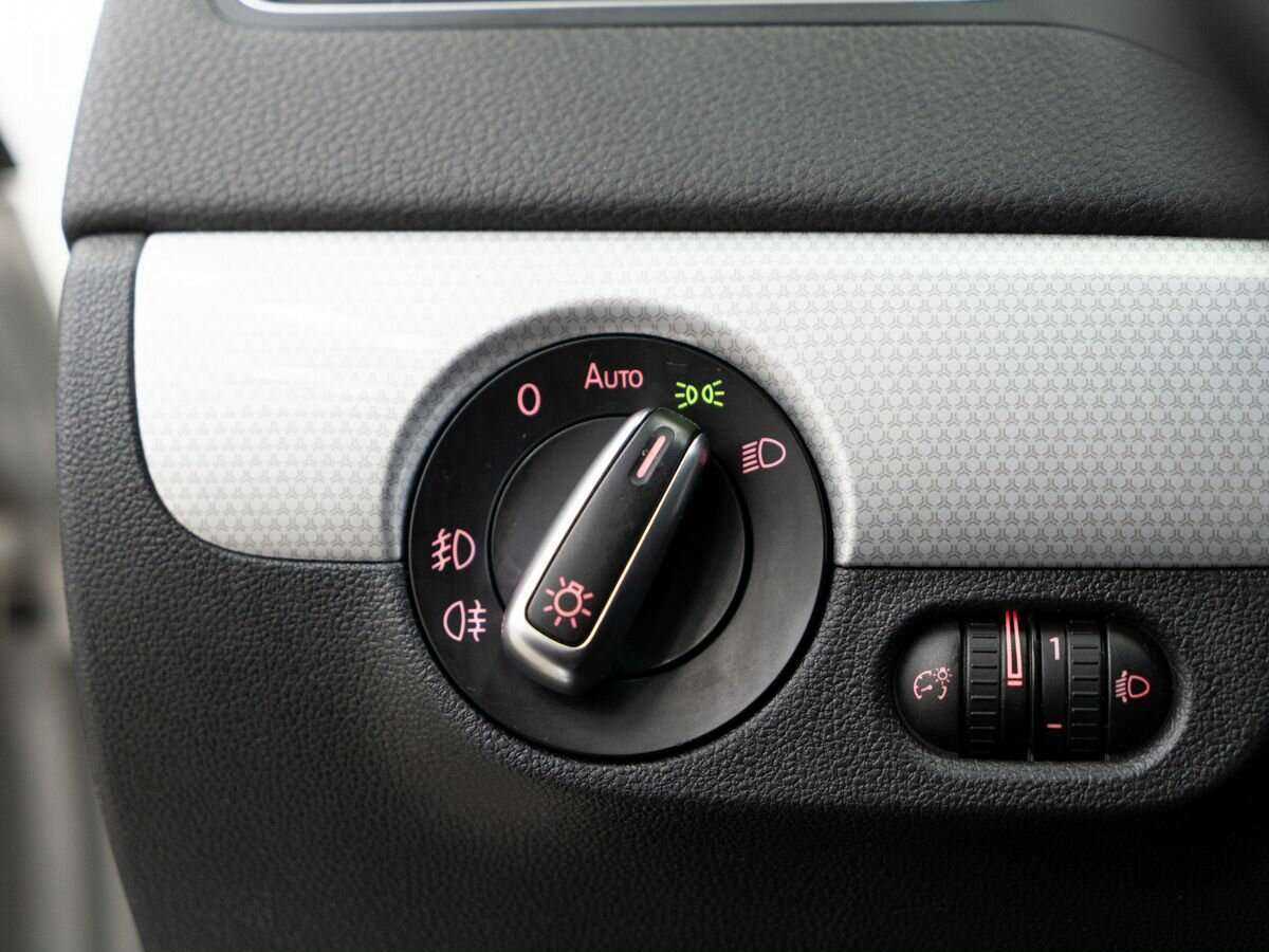 Volkswagen Jetta, 2013 Фото №17