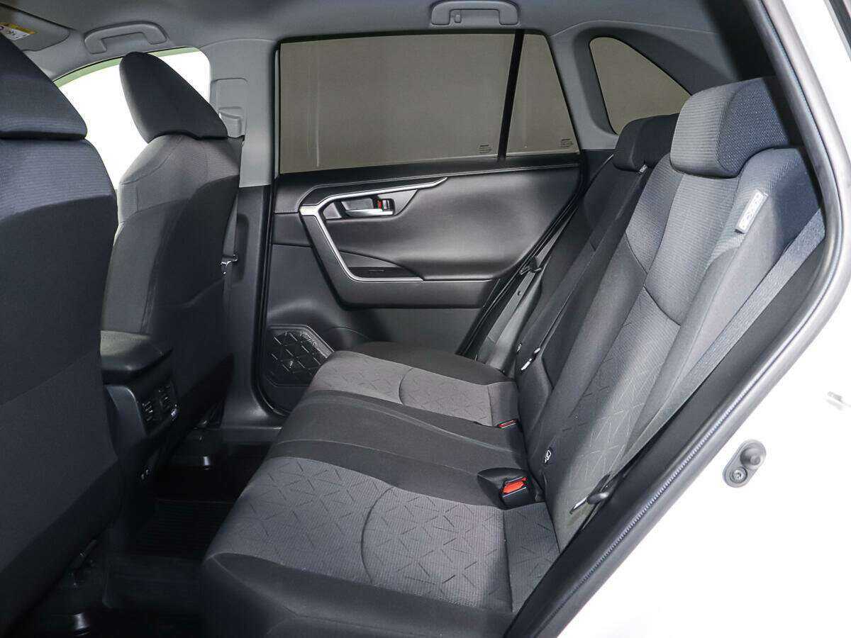 Toyota RAV4, 2020 Фото №11