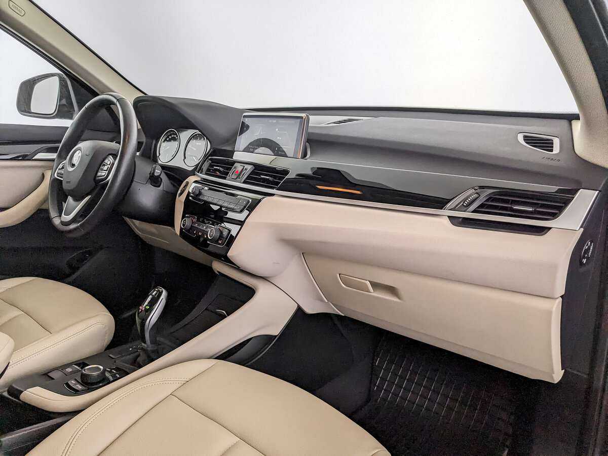 BMW X1 18i sDrive, 2021 Фото №9